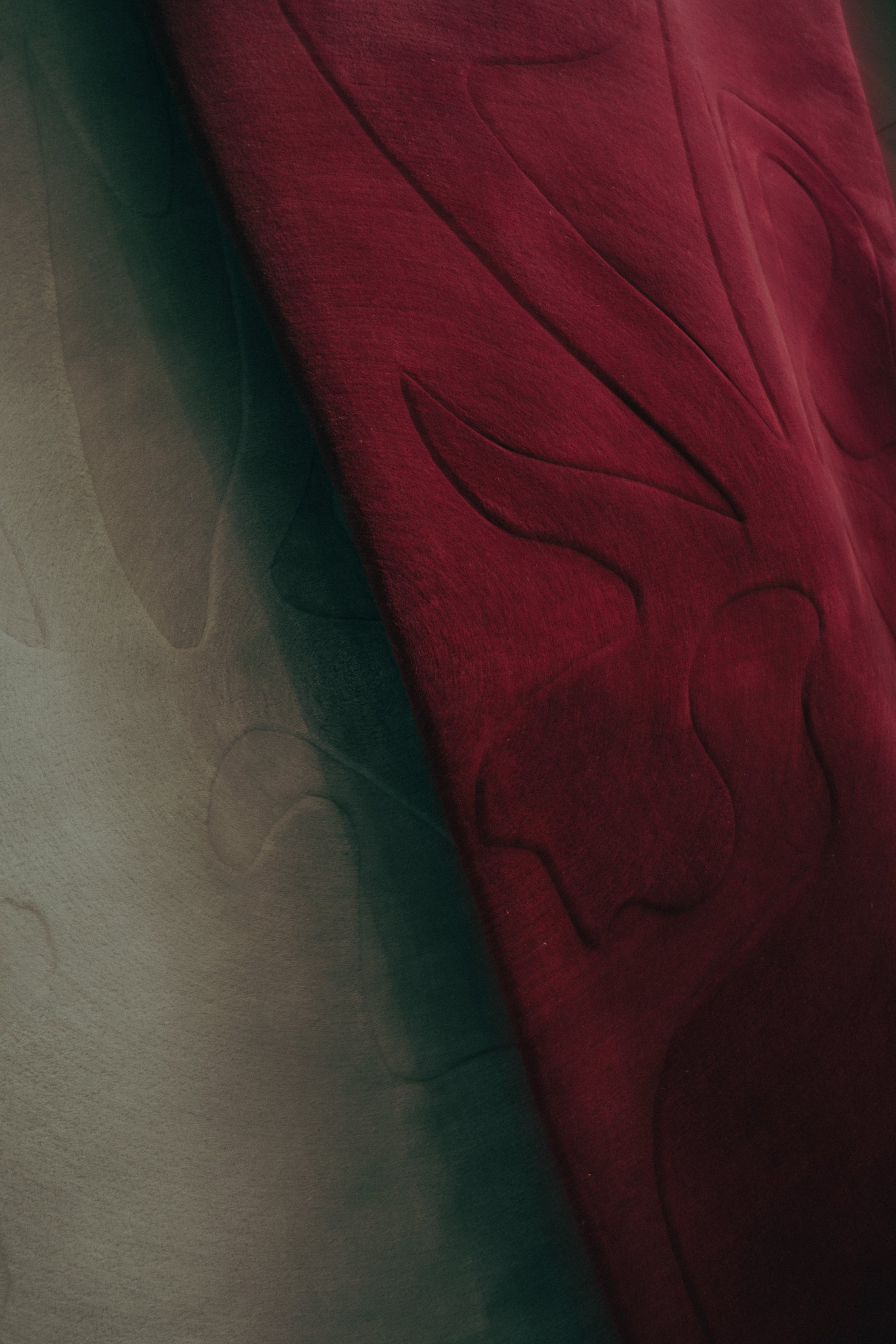 Mulberry sculptural wool rug edge detail