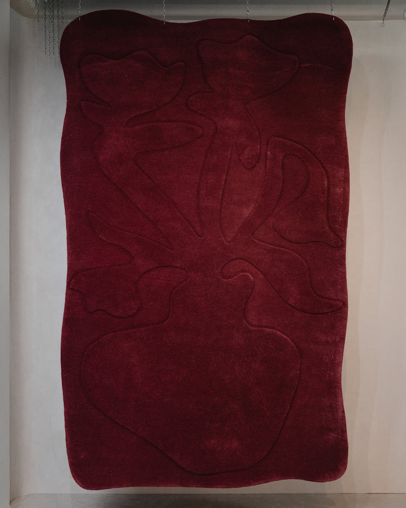 Lauv x Lieselot Wille limited edition wool rug in Mulberry red – full view